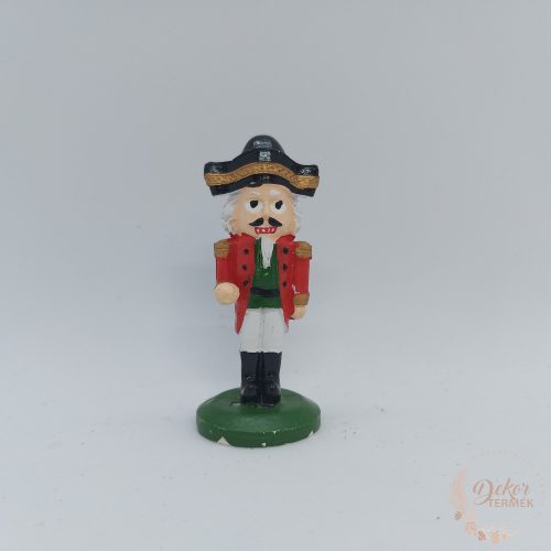 Diótörő figura kalapos
