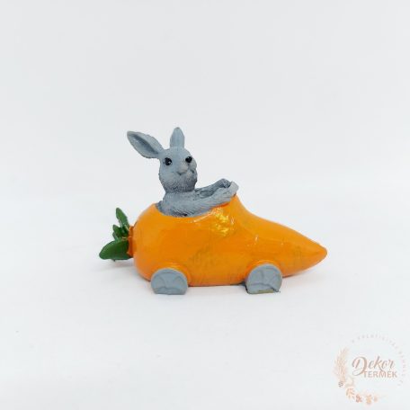 Répaautós nyuszi figura