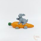 Répaautós nyuszi figura