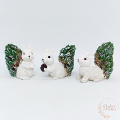 Fehér mókus havas farokkal