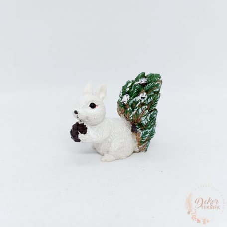 Fehér mókus havas farokkal