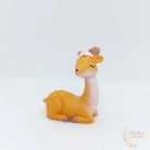 Rózsaszín virágkoszorús őzike