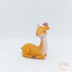 Rózsaszín virágkoszorús őzike