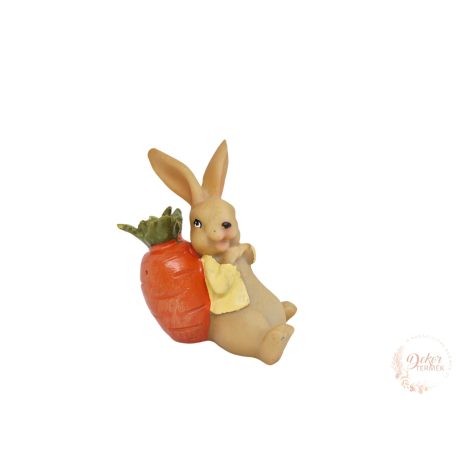 Sárga kabátos nyuszi répával